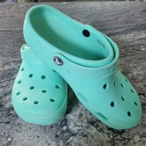 Crocs Unisex-Adult Classic Mint Green  Clog Mens 6 Women’s   8 Slip On